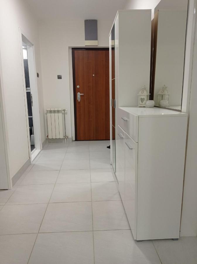 Apartman Simic - Stan Na Dan Bogatić エクステリア 写真