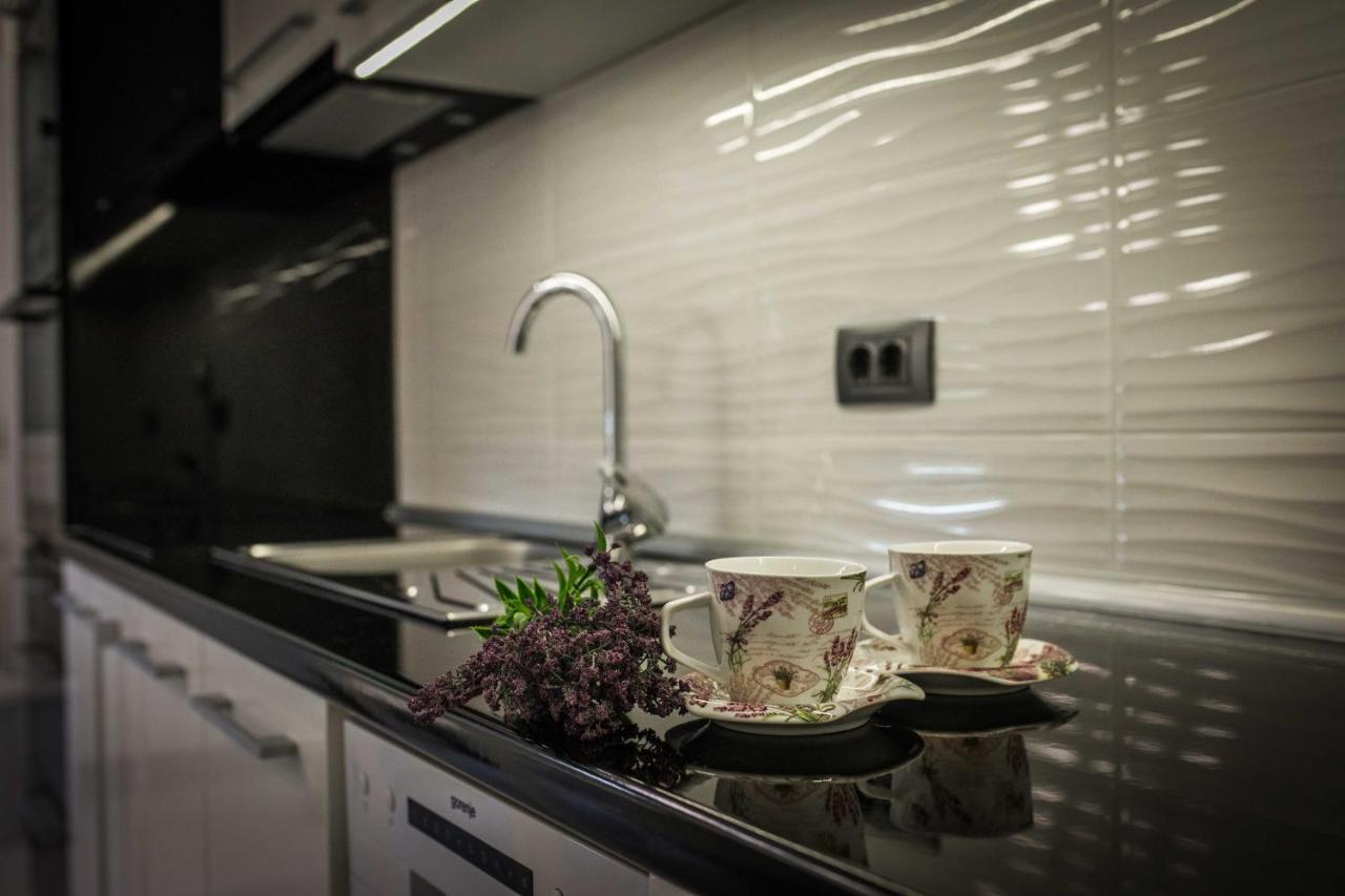 Apartman Simic - Stan Na Dan Bogatić エクステリア 写真