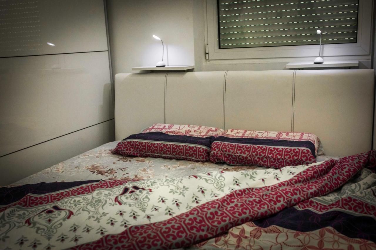 Apartman Simic - Stan Na Dan Bogatić エクステリア 写真